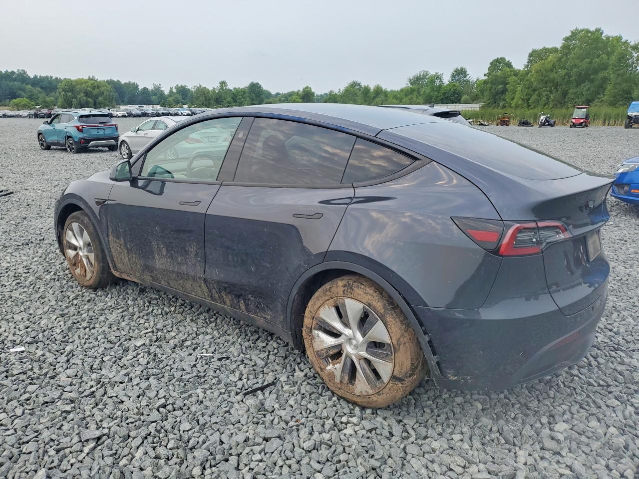 2024 Tesla Model Y - zdjęcie 2