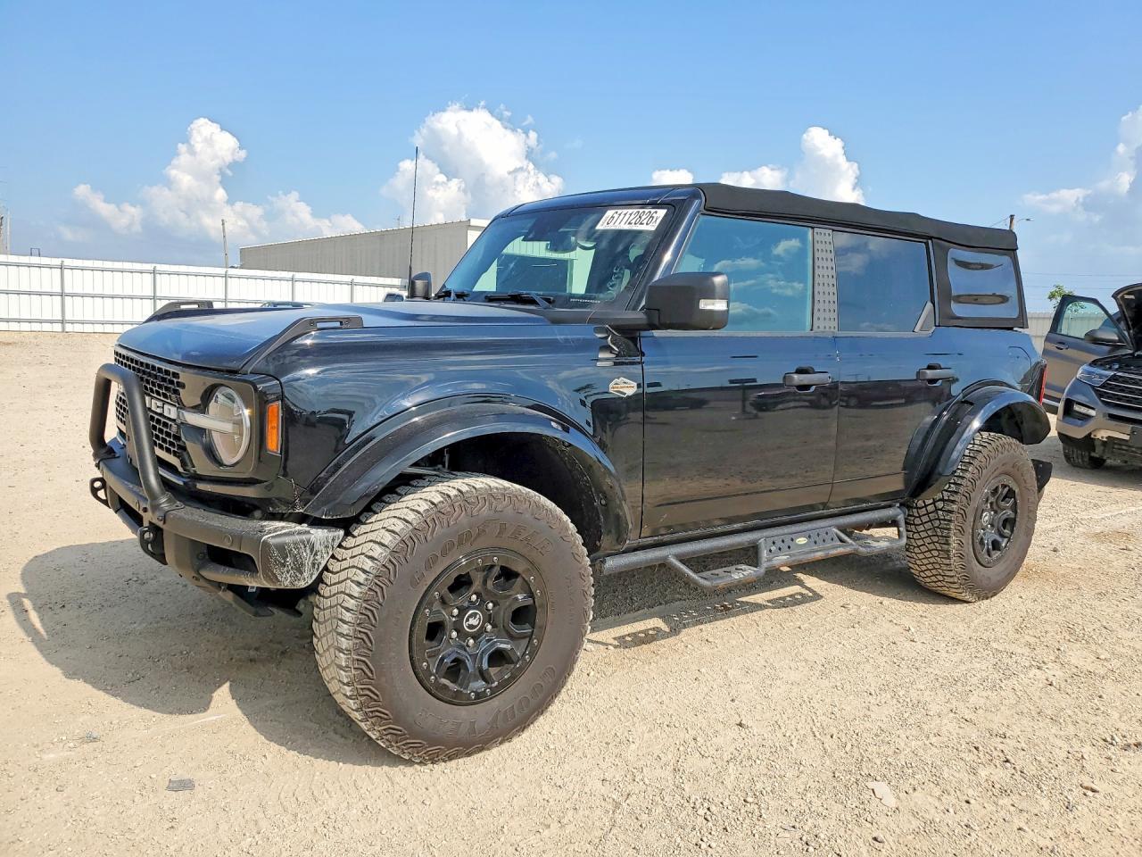 2022 Ford Bronco Base - zdjęcie główne