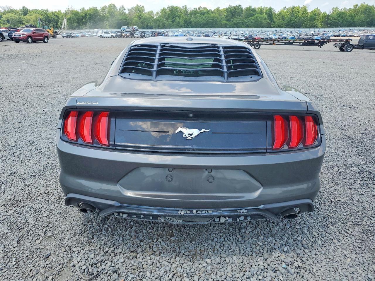 2019 Ford Mustang - zdjęcie 6