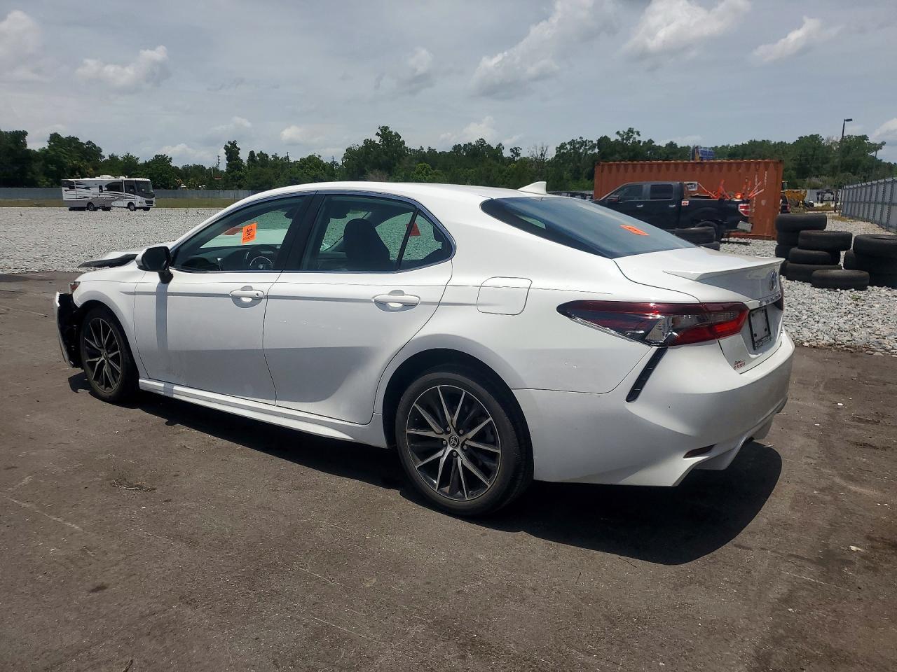 2023 Toyota Camry Se - zdjęcie 2