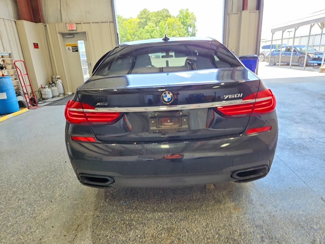 2019 BMW Seria 7 B7 - zdjęcie 6