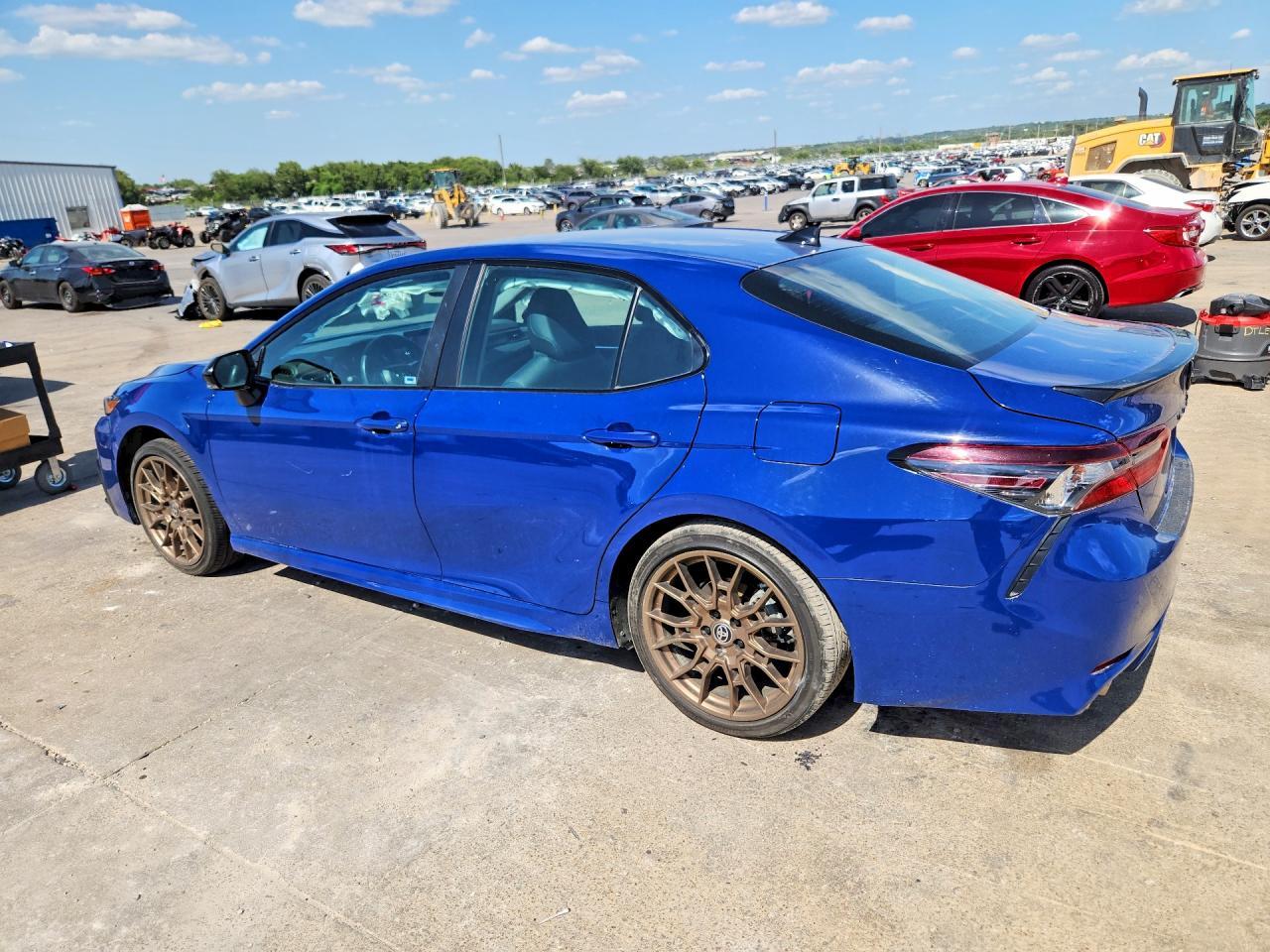 2024 Toyota Camry Hybrid Se Nightshade - zdjęcie 2