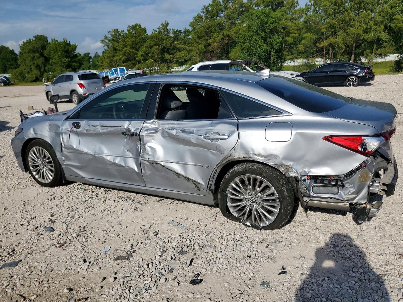 2020 Toyota Avalon Limited - zdjęcie 2