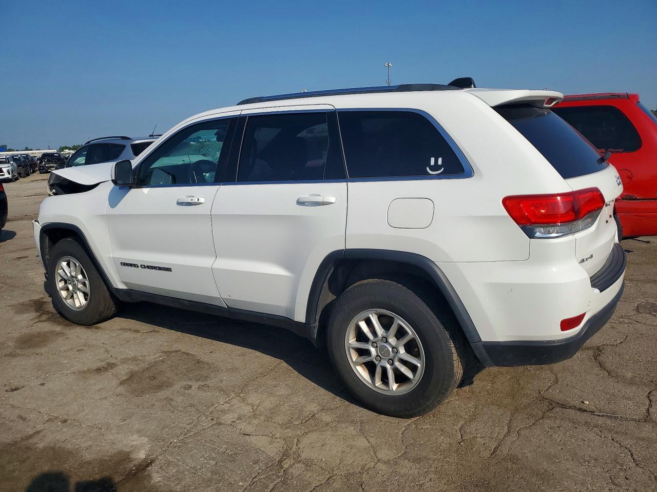 2019 Jeep Grand Cherokee Laredo - zdjęcie 2