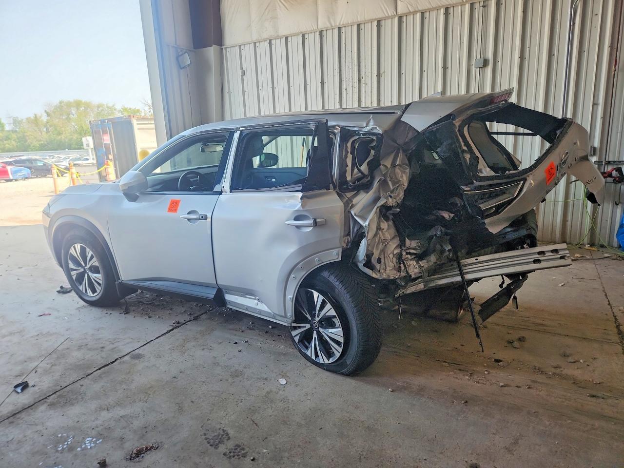 2021 Nissan Rogue Sv - zdjęcie 2