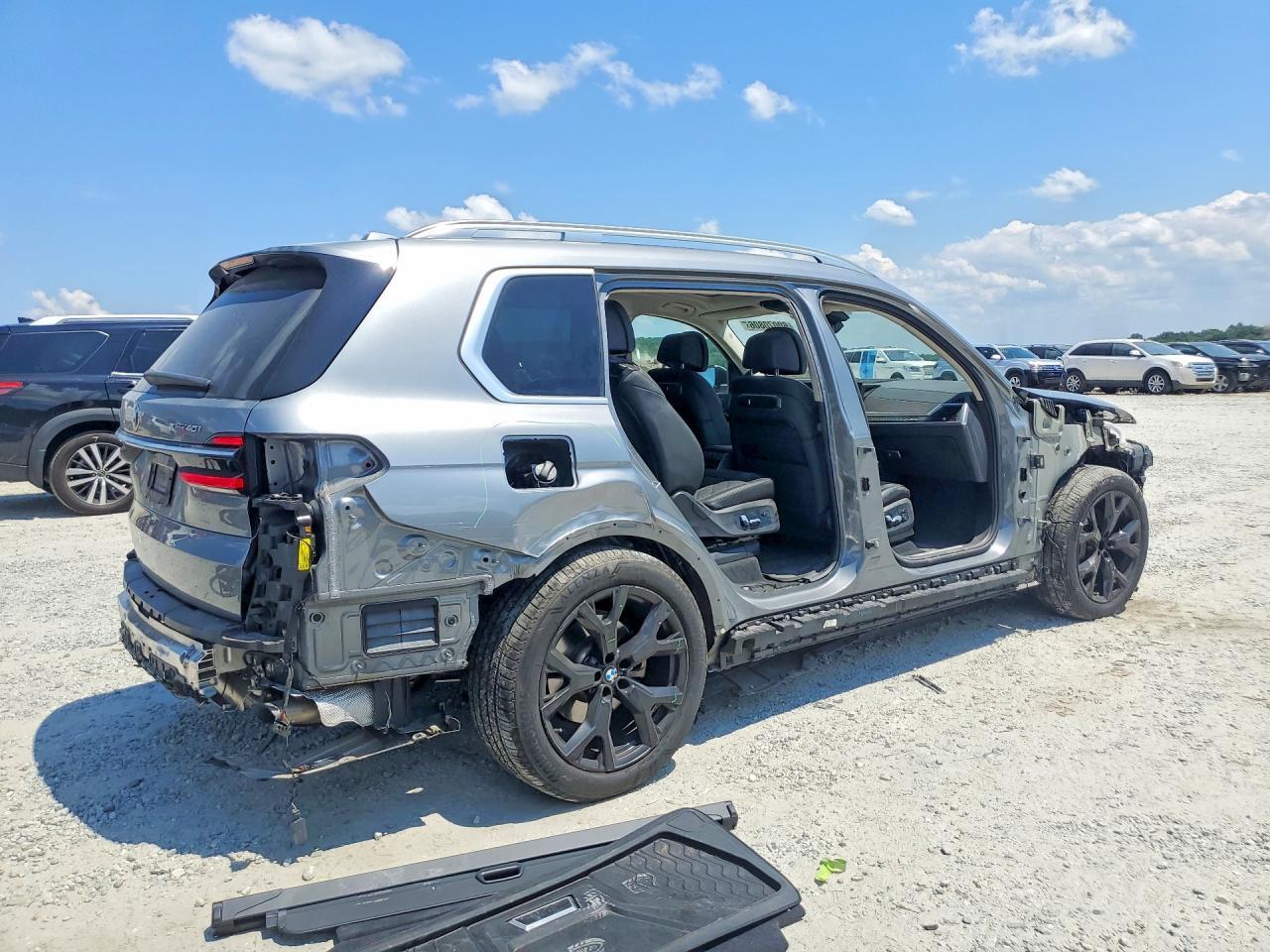 2024 BMW X7 xDrive40I - zdjęcie 3
