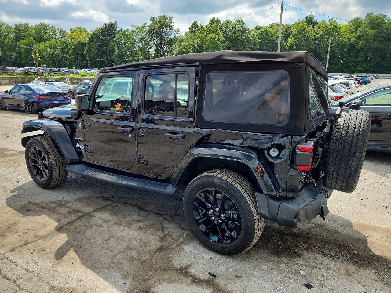 2022 Jeep Wrangler Unlimited Sahara 4Xe - zdjęcie 2