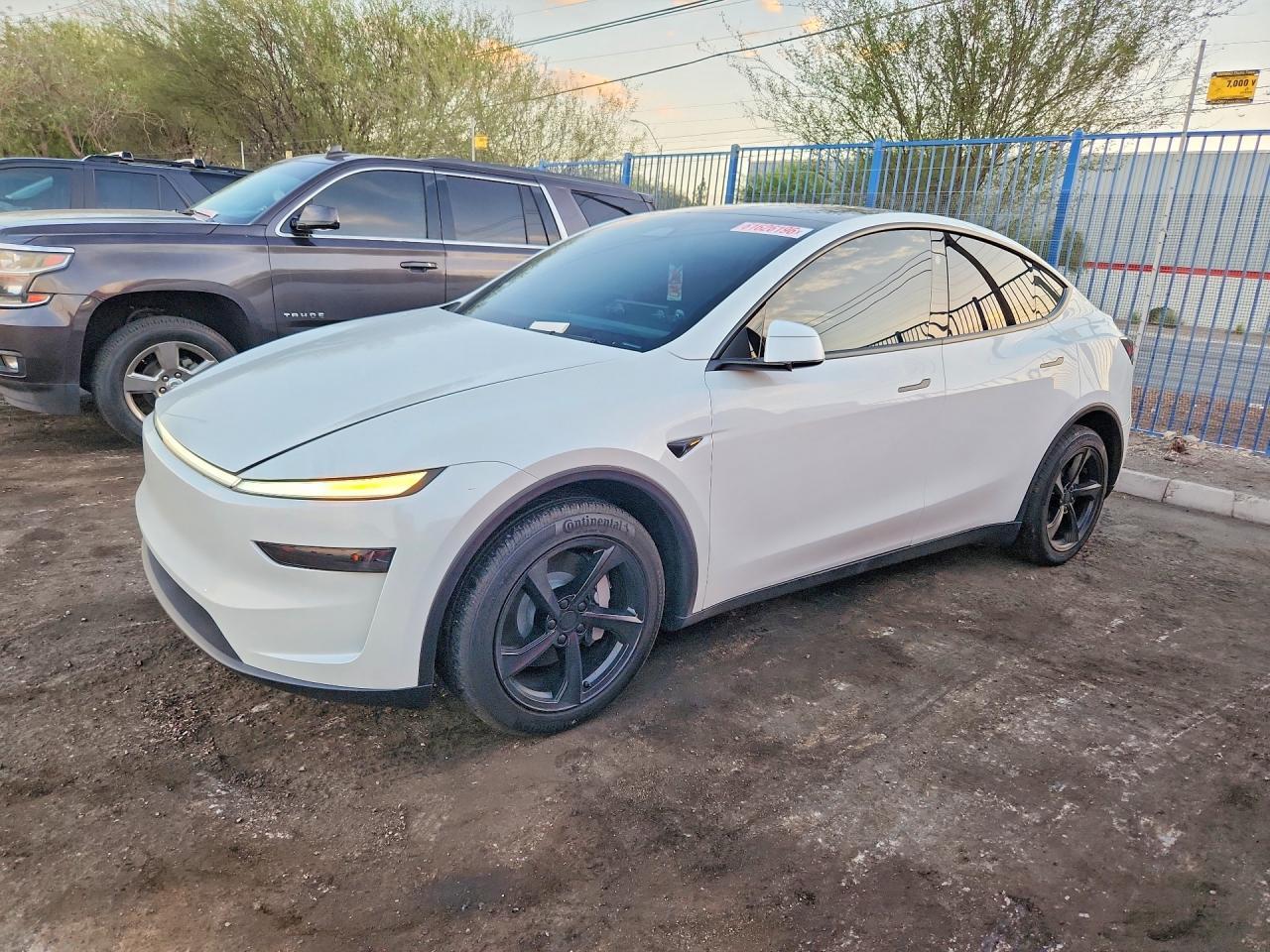 2026 Tesl Model Y - zdjęcie główne