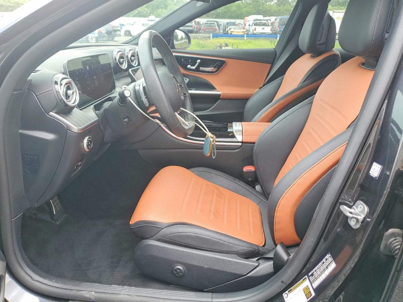 2025 Mercedes-Benz C 300 4Matic - zdjęcie 7