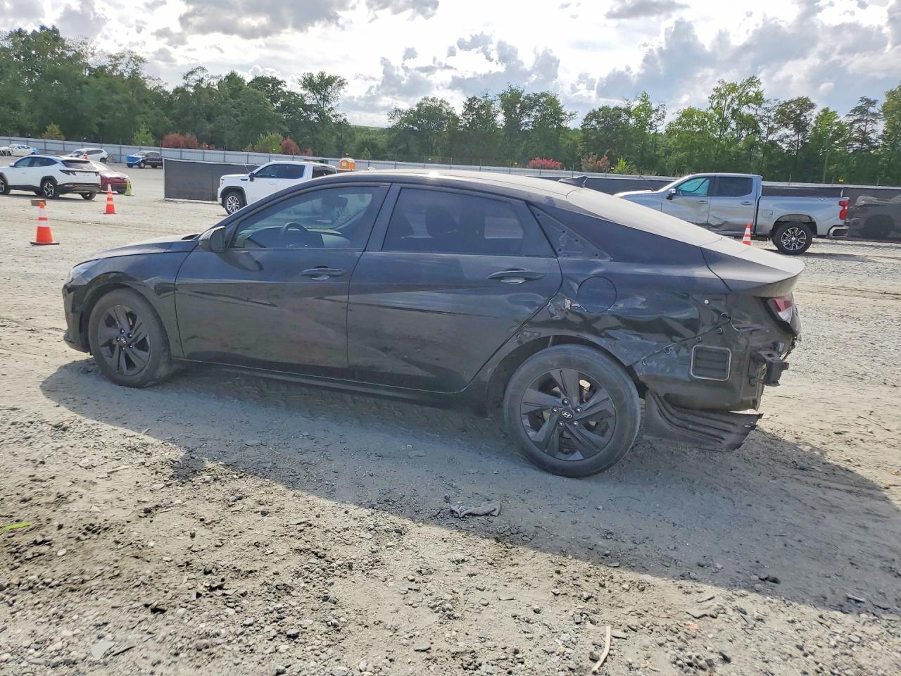 2021 Hyundai Elantra Sel - zdjęcie 2