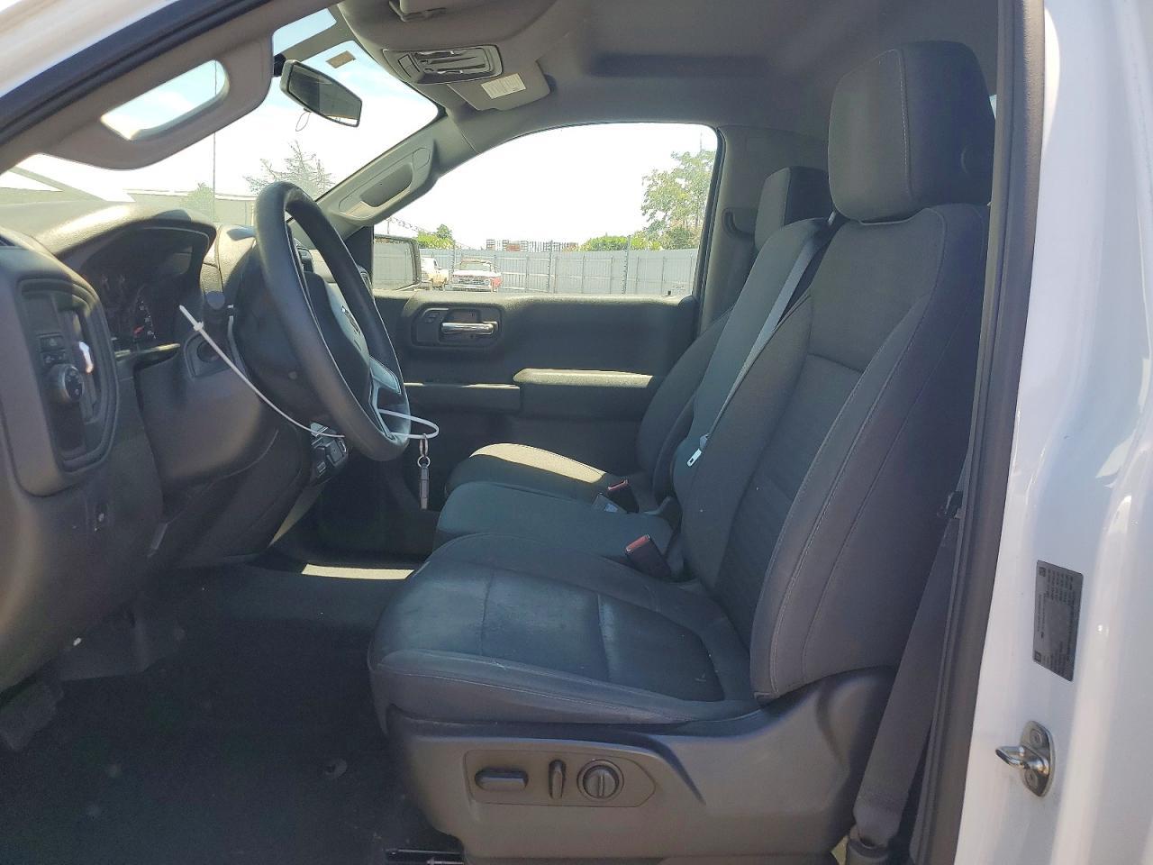 2019 Chevrolet Silverado C1500 - zdjęcie 7