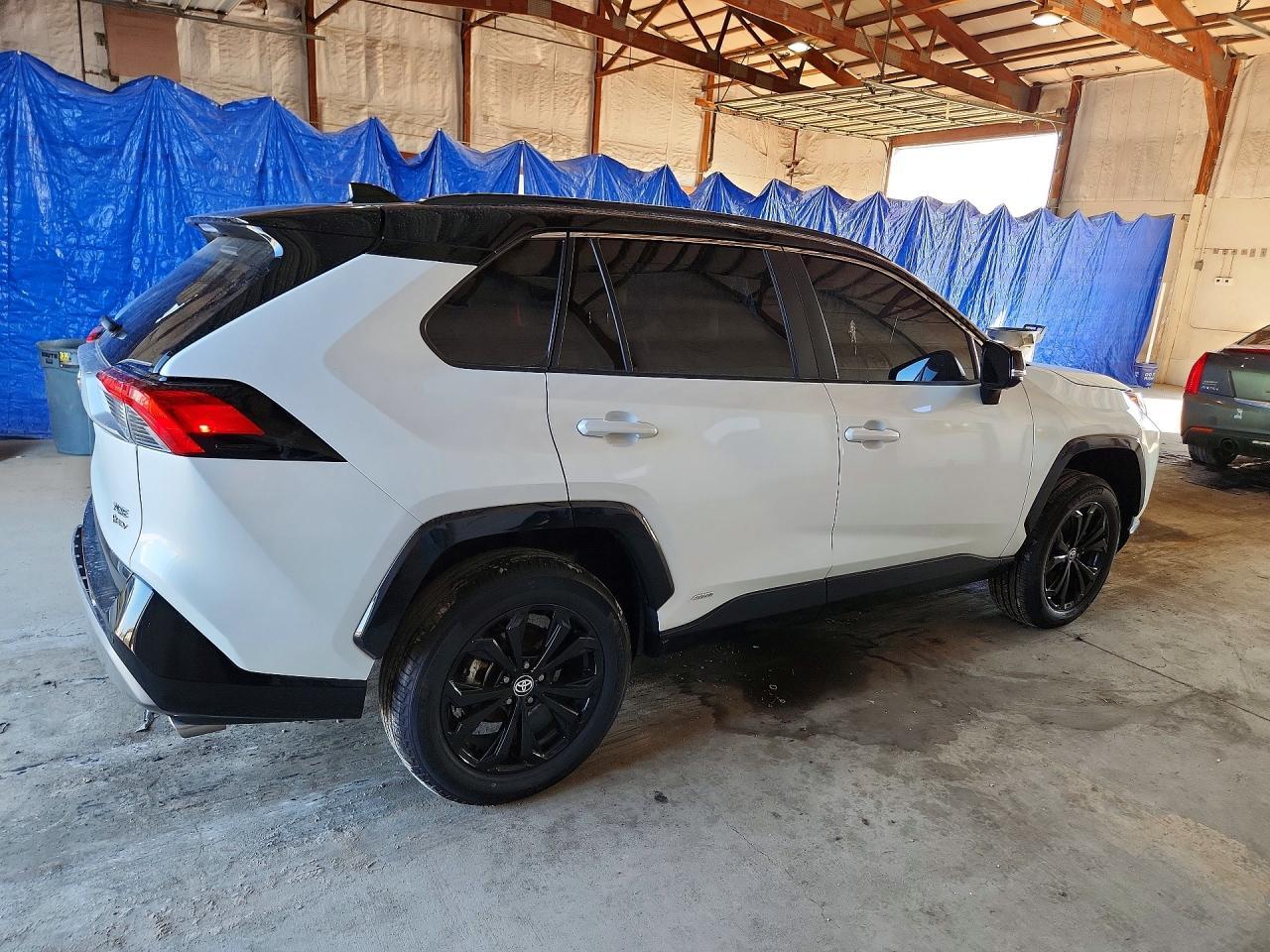 2025 Toyota Rav4 Xse - zdjęcie 3