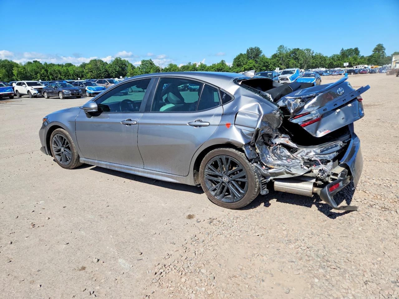 2025 Toyota Camry Se - zdjęcie 2