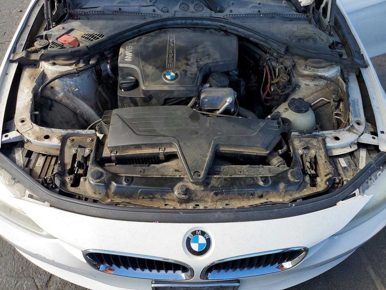 2014 BMW 320 I - zdjęcie 11