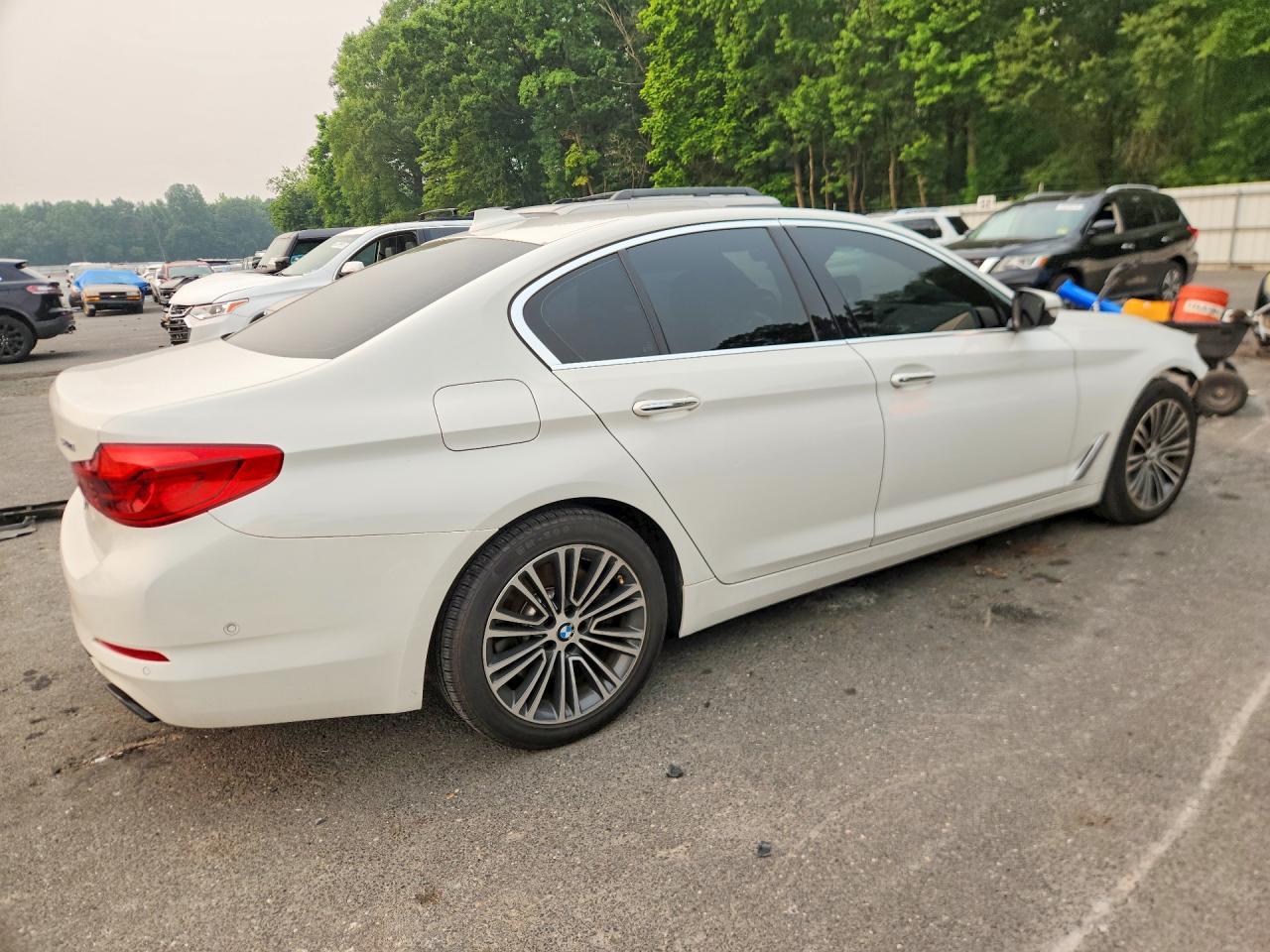 2018 BMW Seria 5 540i - zdjęcie 3