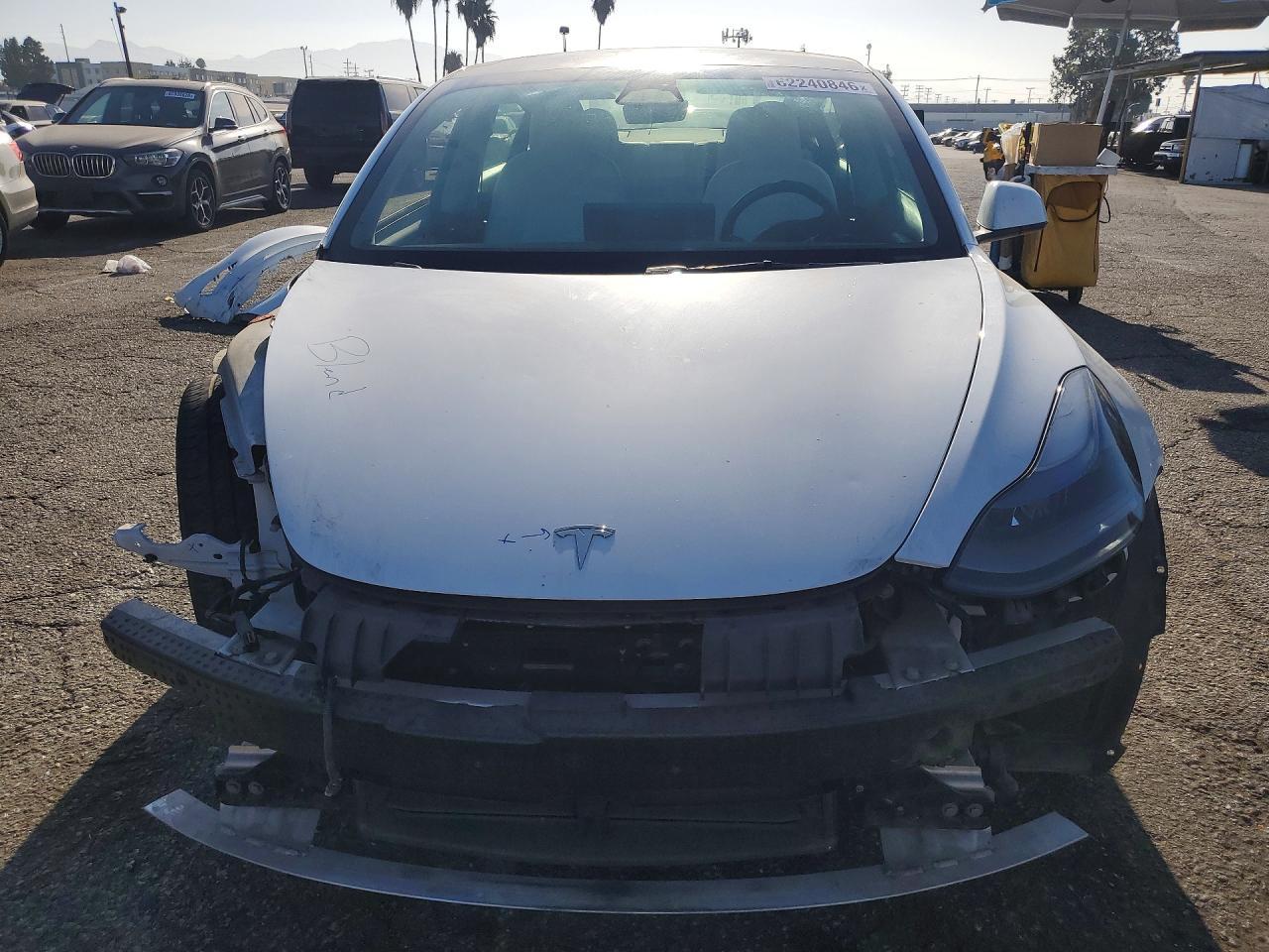 2022 Tesla Model 3 - zdjęcie 5