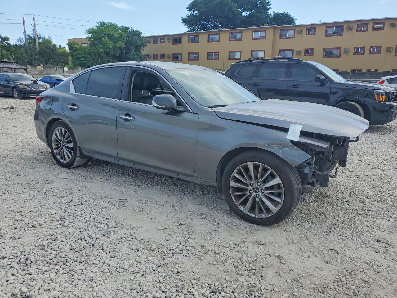 2021 Infiniti Q50 Luxe - zdjęcie 4