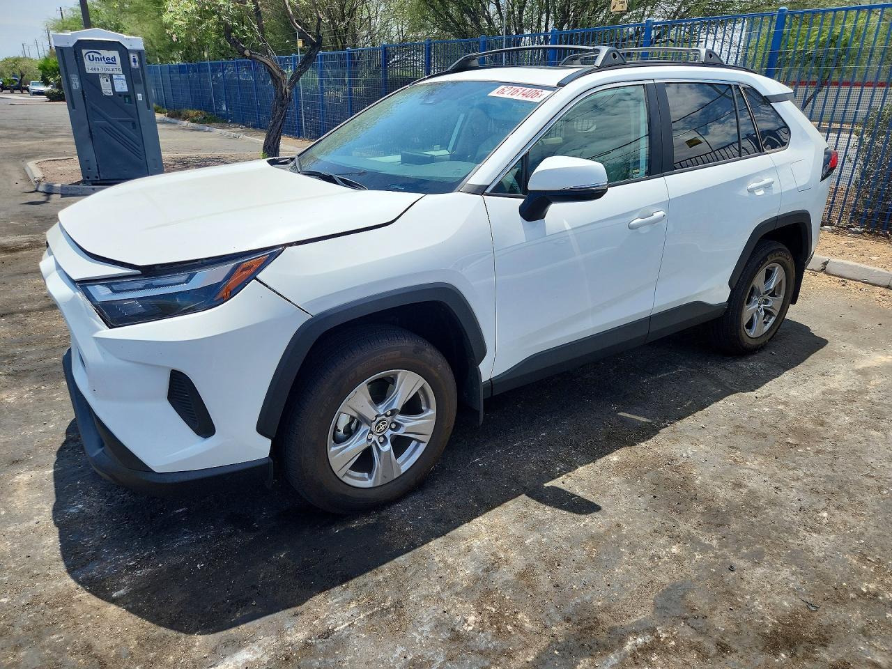 2025 Toyota Rav4 Xle - zdjęcie główne