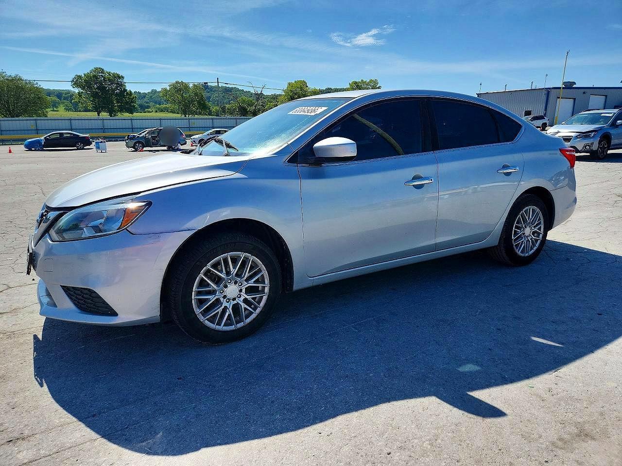 2017 Nissan Sentra S - zdjęcie główne