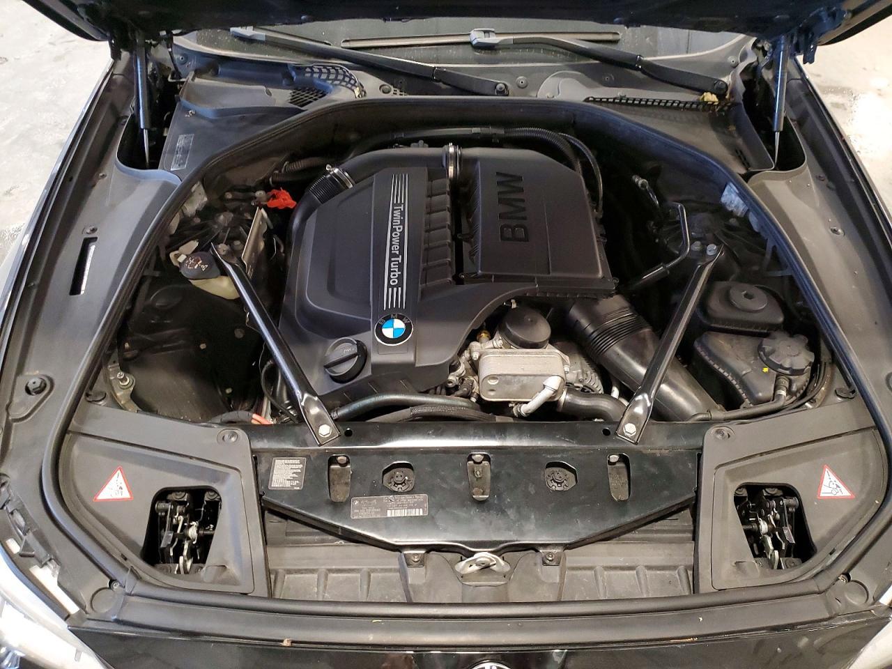 2014 BMW Seria 5 535i - zdjęcie 11