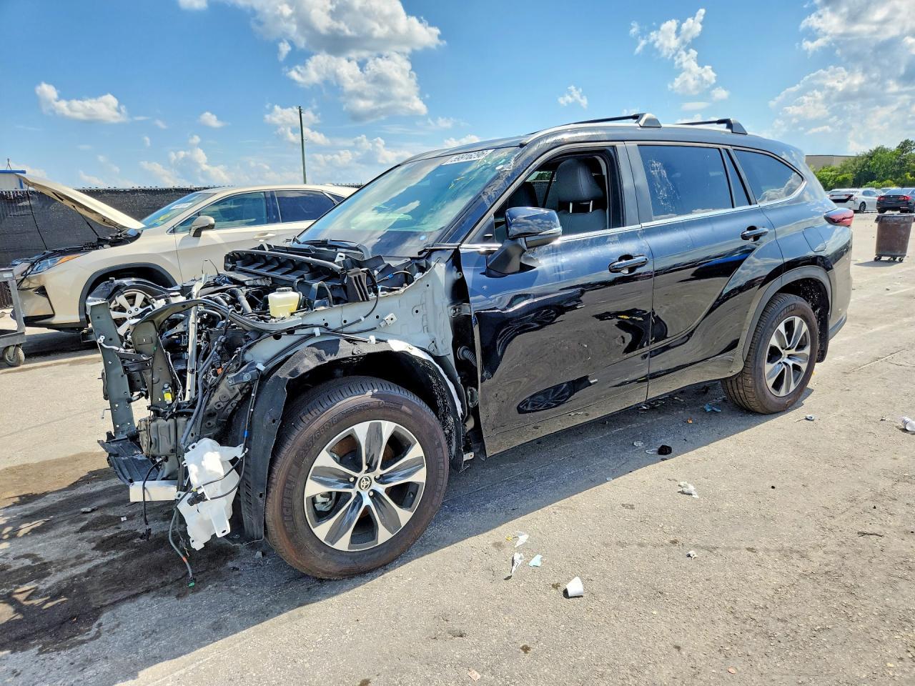 2025 Toyota Highlander Xle - zdjęcie główne