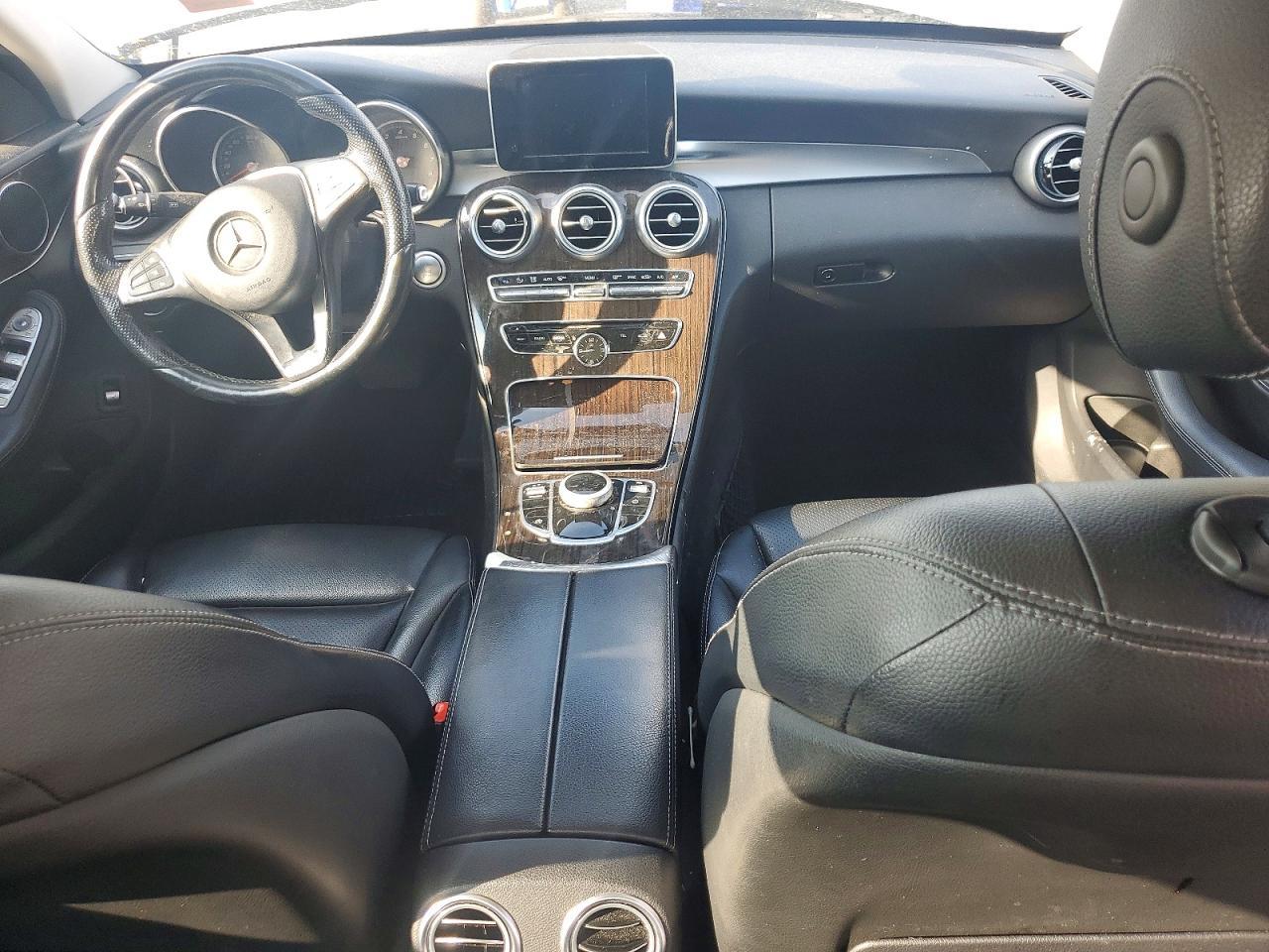 2017 Mercedes-Benz C 300 4Matic - zdjęcie 8