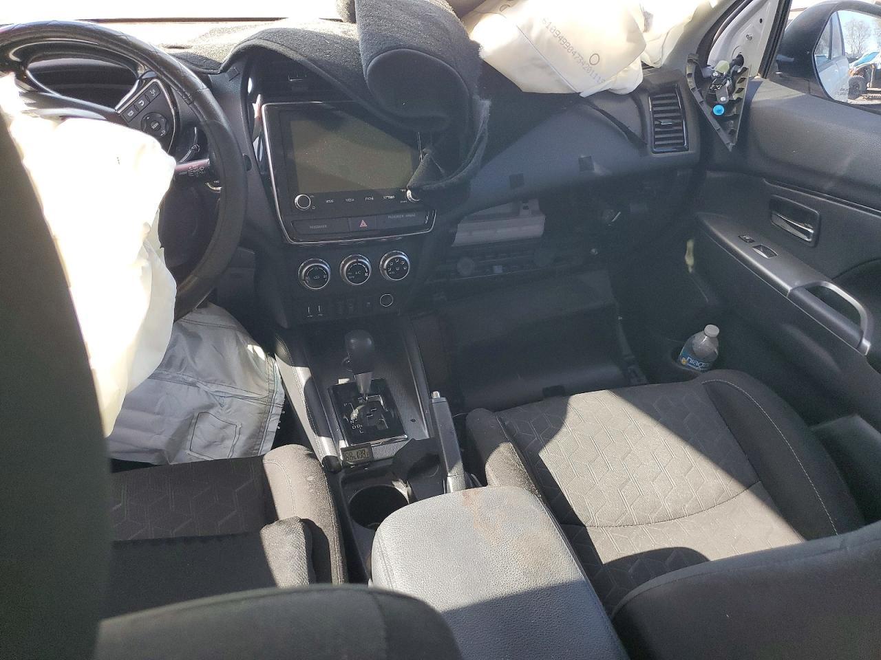 2021 Mitsubishi Outlander Sport Es - zdjęcie 8