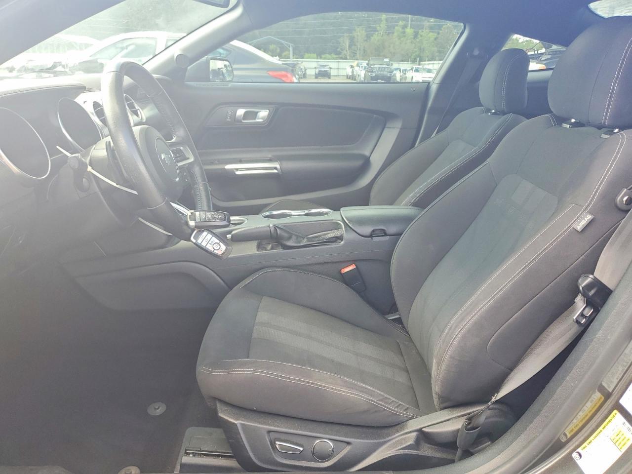 2019 Ford Mustang - zdjęcie 7