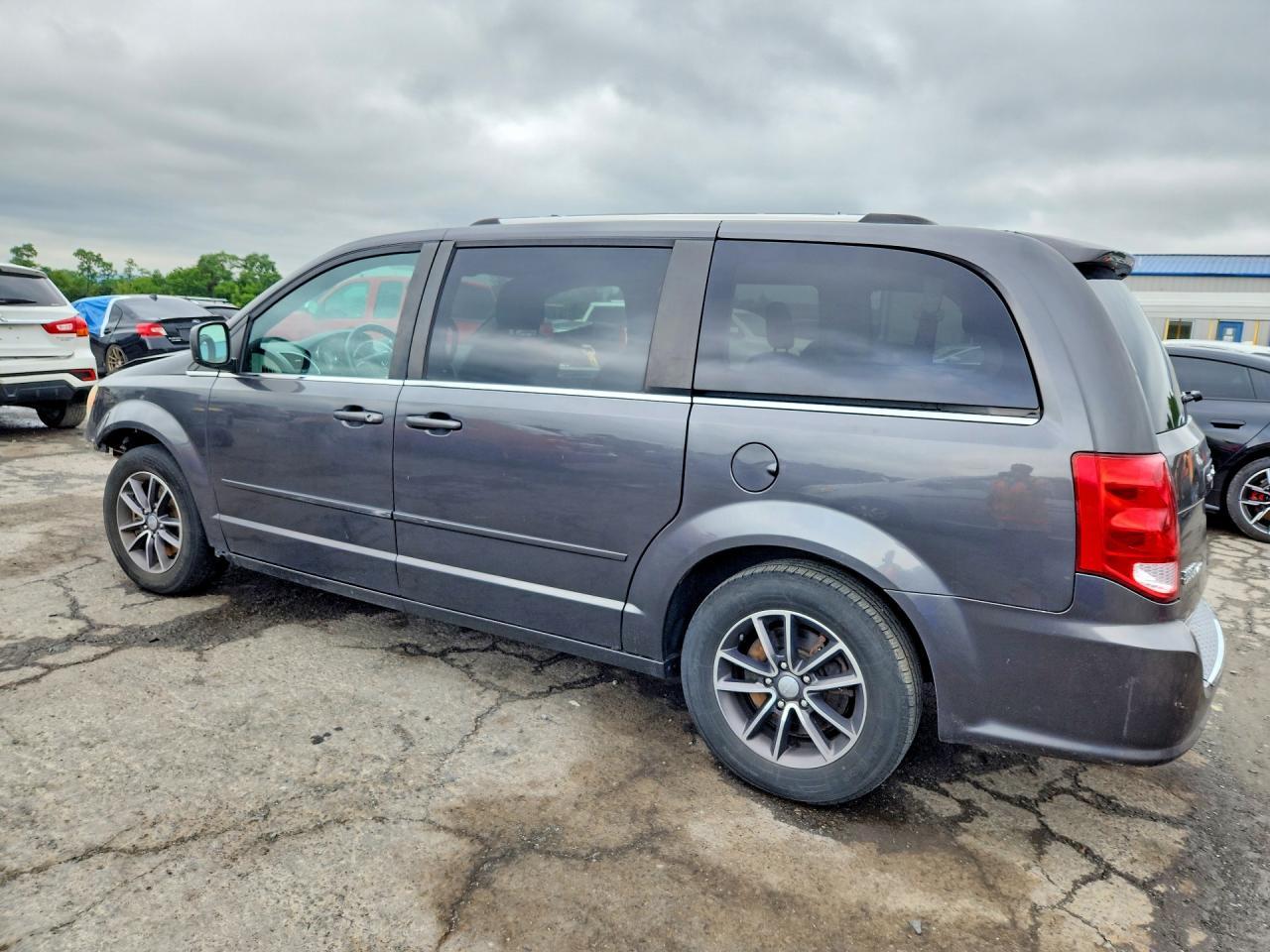 2017 Dodge Grand Caravan Sxt - zdjęcie 2