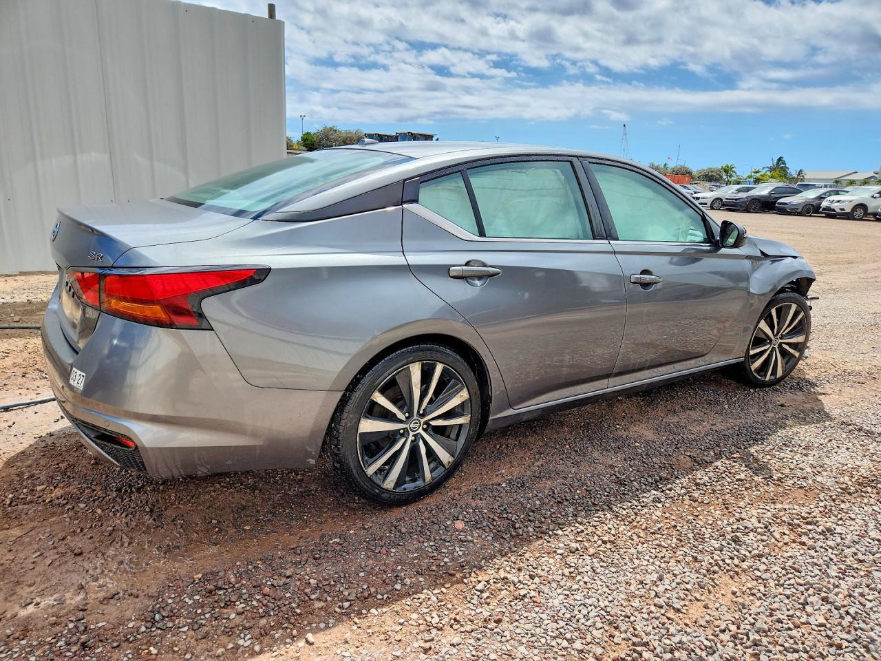2021 Nissan Altima Sr - zdjęcie 3