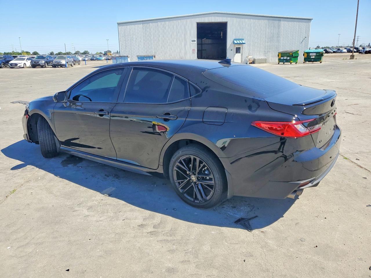 2026 Toyota Camry Se - zdjęcie 2