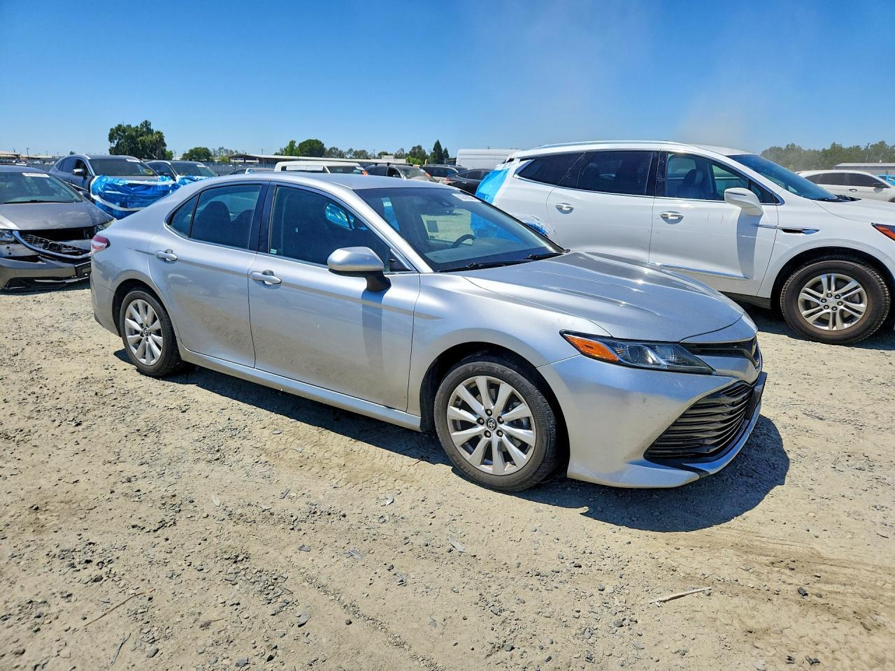2018 Toyota Camry Le - zdjęcie 4