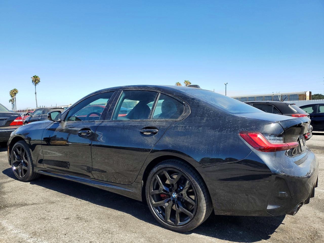 2025 BMW 330I - zdjęcie 2