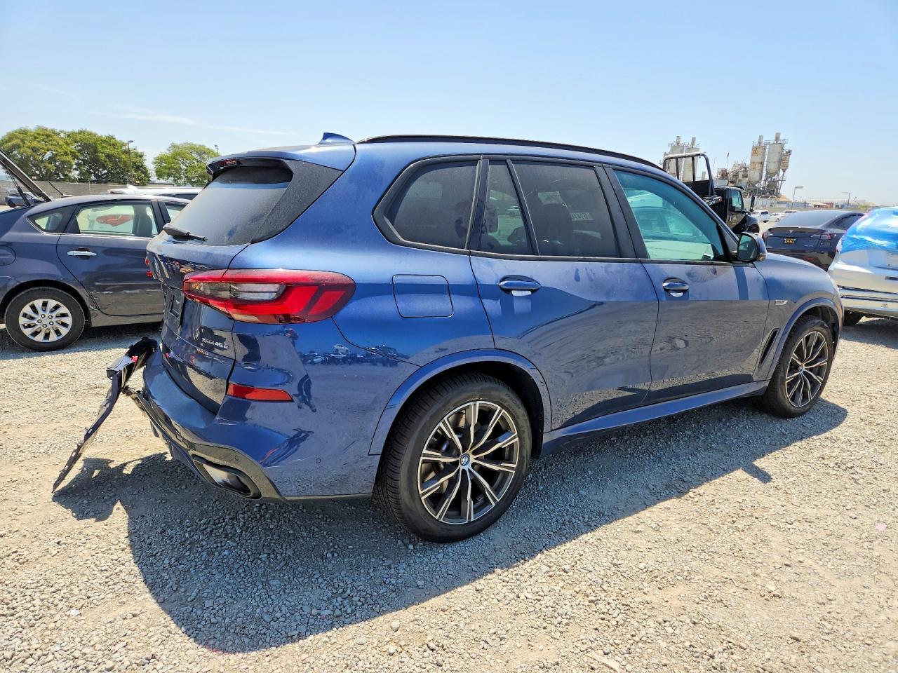 2023 BMW X5 xDrive45E - zdjęcie 3