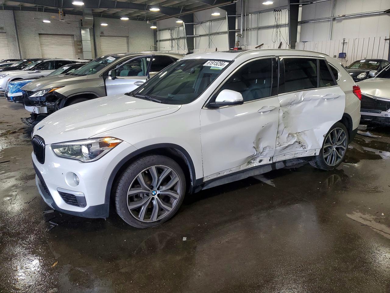 2016 BMW X1 xDrive28I - zdjęcie główne