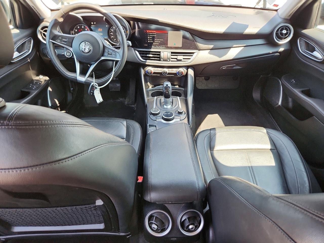 2018 Alfa Romeo Giulia - zdjęcie 8