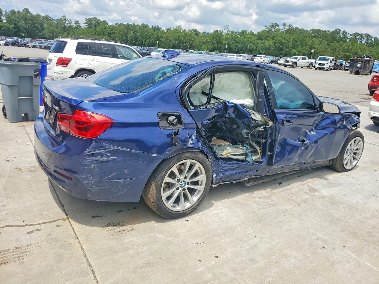 2017 BMW 320 Xi - zdjęcie 3