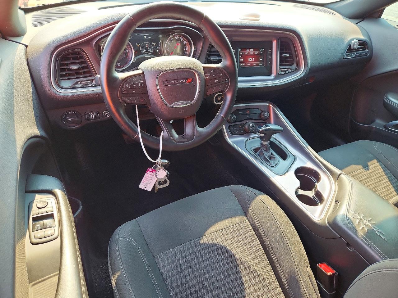 2016 Dodge Challenger Sxt - zdjęcie 8