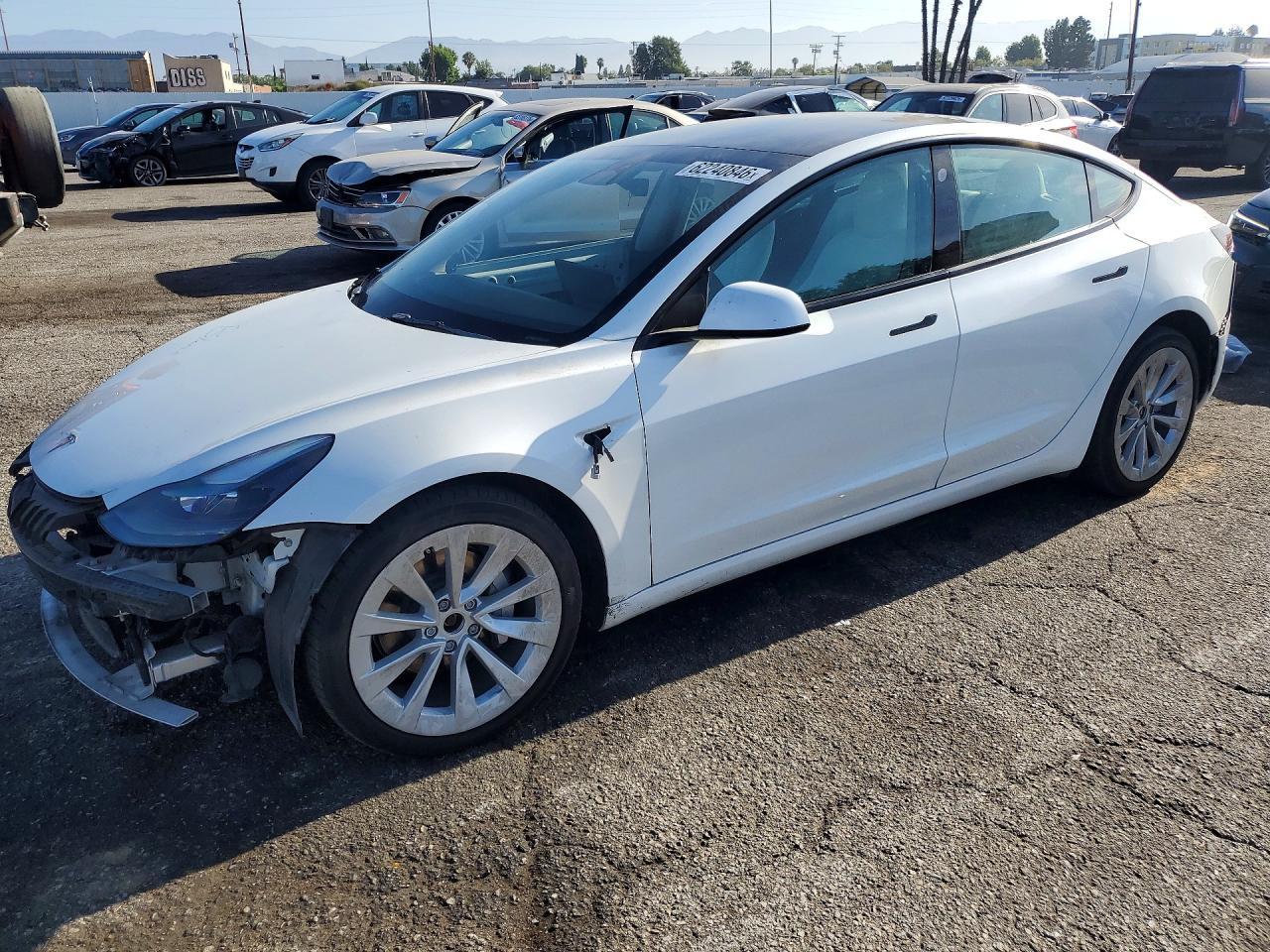 2022 Tesla Model 3 - zdjęcie główne