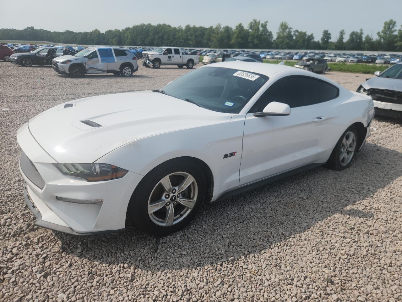 2022 Ford Mustang - zdjęcie główne