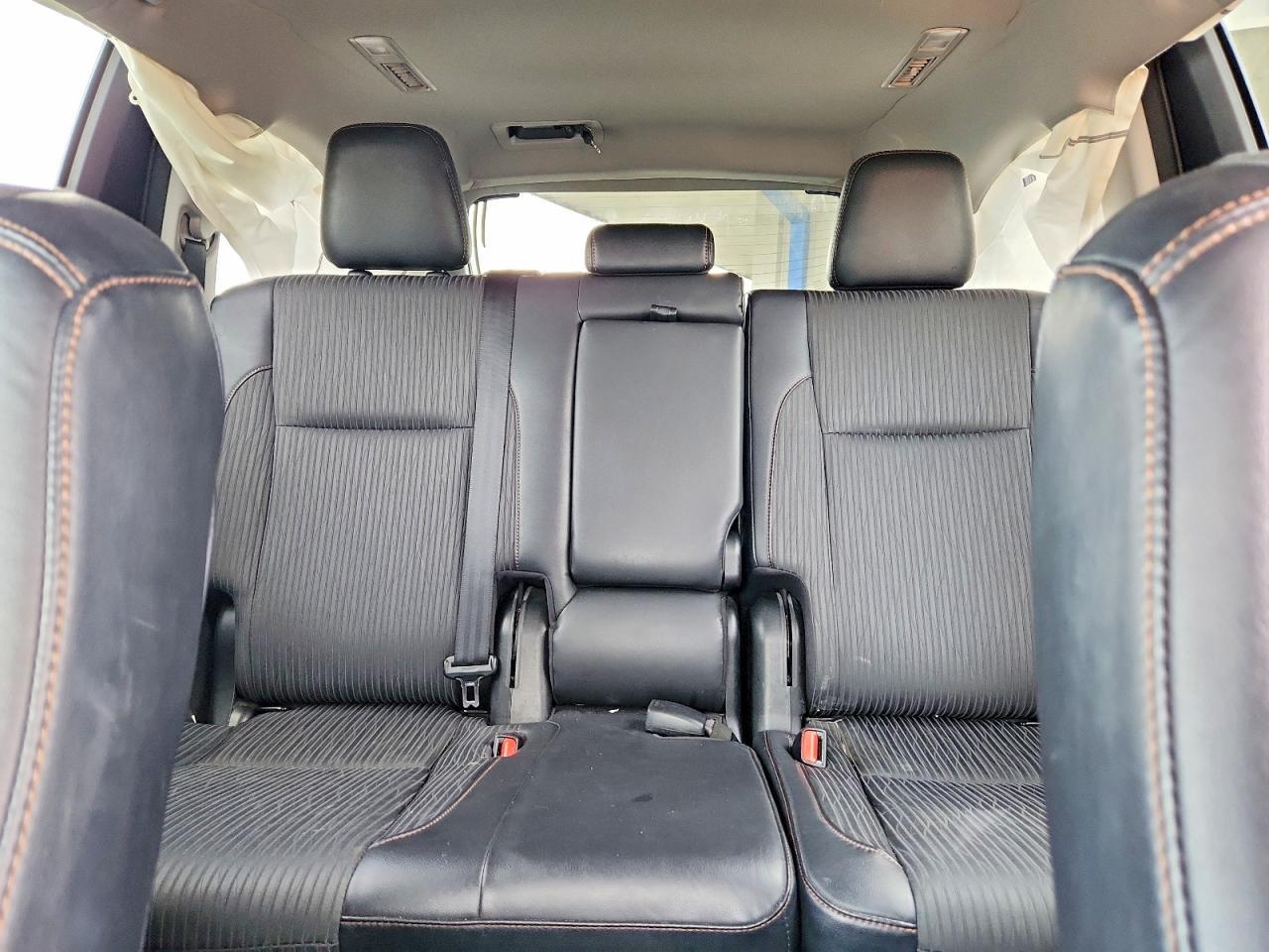 2017 Toyota Highlander Le Plus - zdjęcie 10