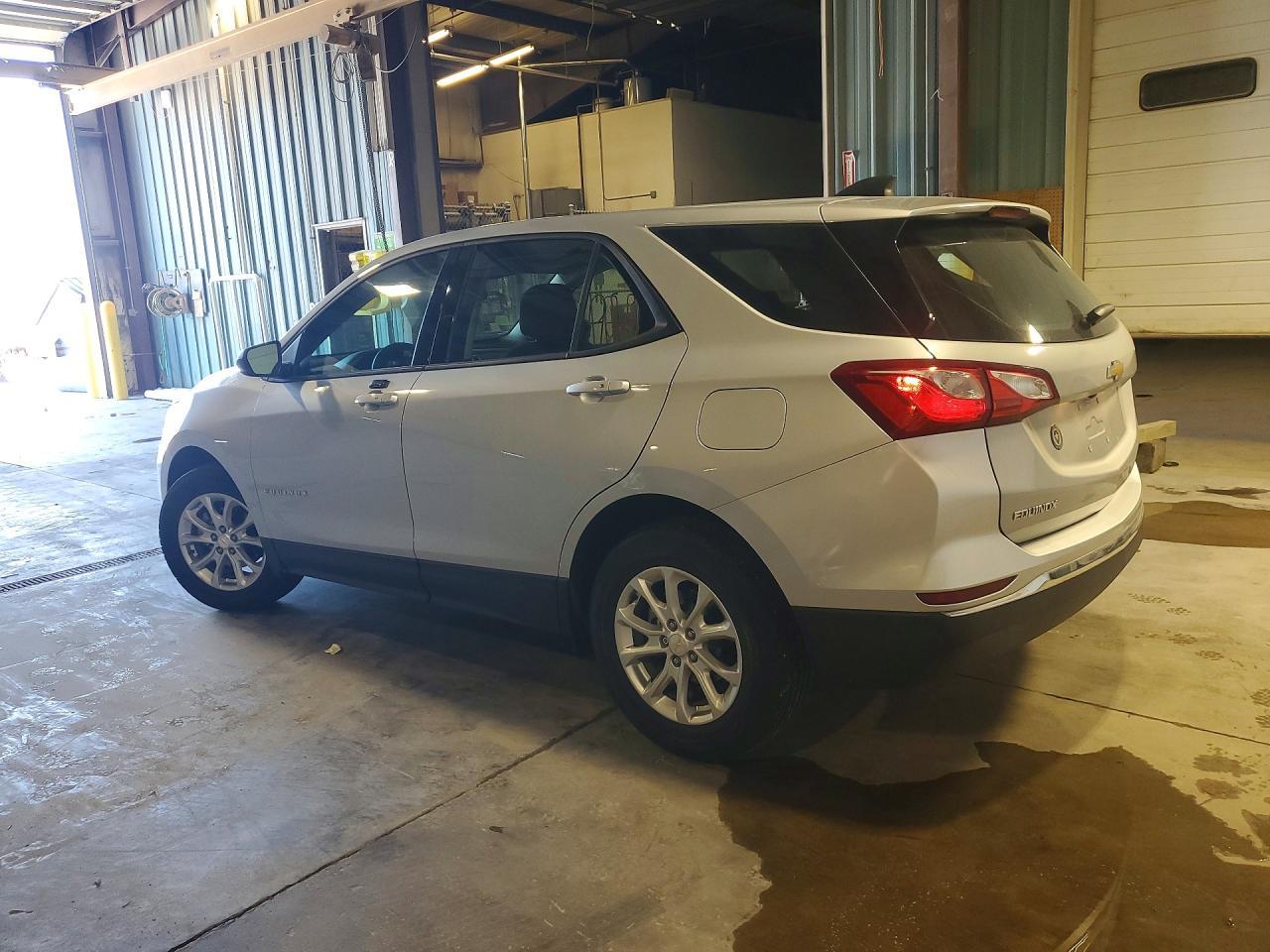2018 Chevrolet Equinox Ls - zdjęcie 2