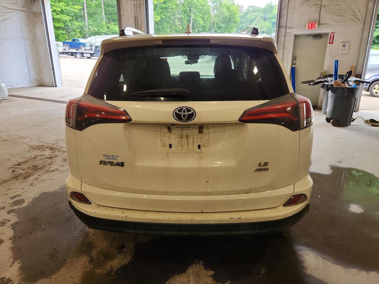 2018 Toyota Rav4 Le - zdjęcie 6