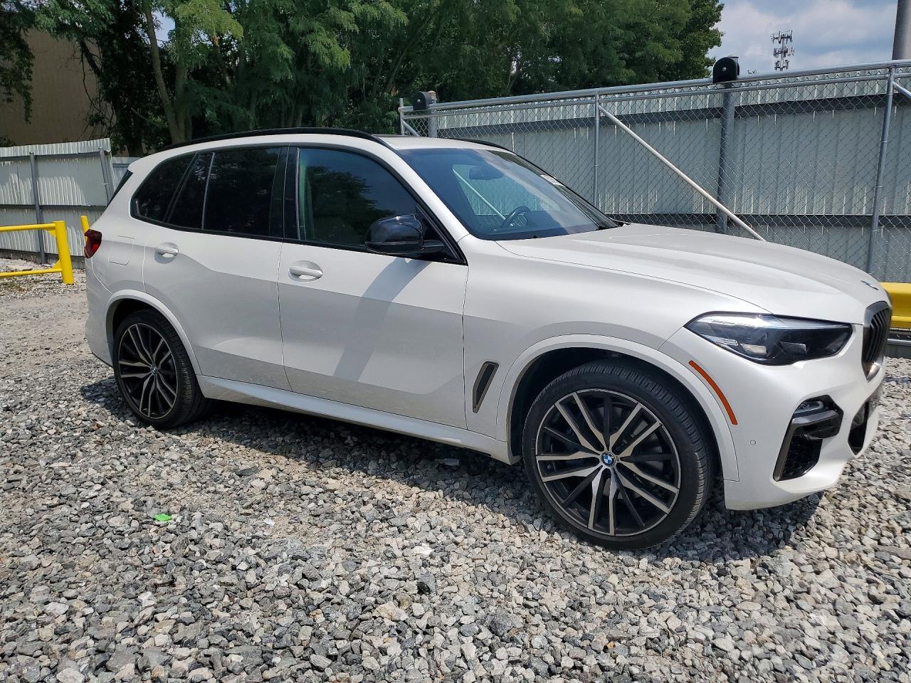 2020 BMW X5 M50I - zdjęcie 4