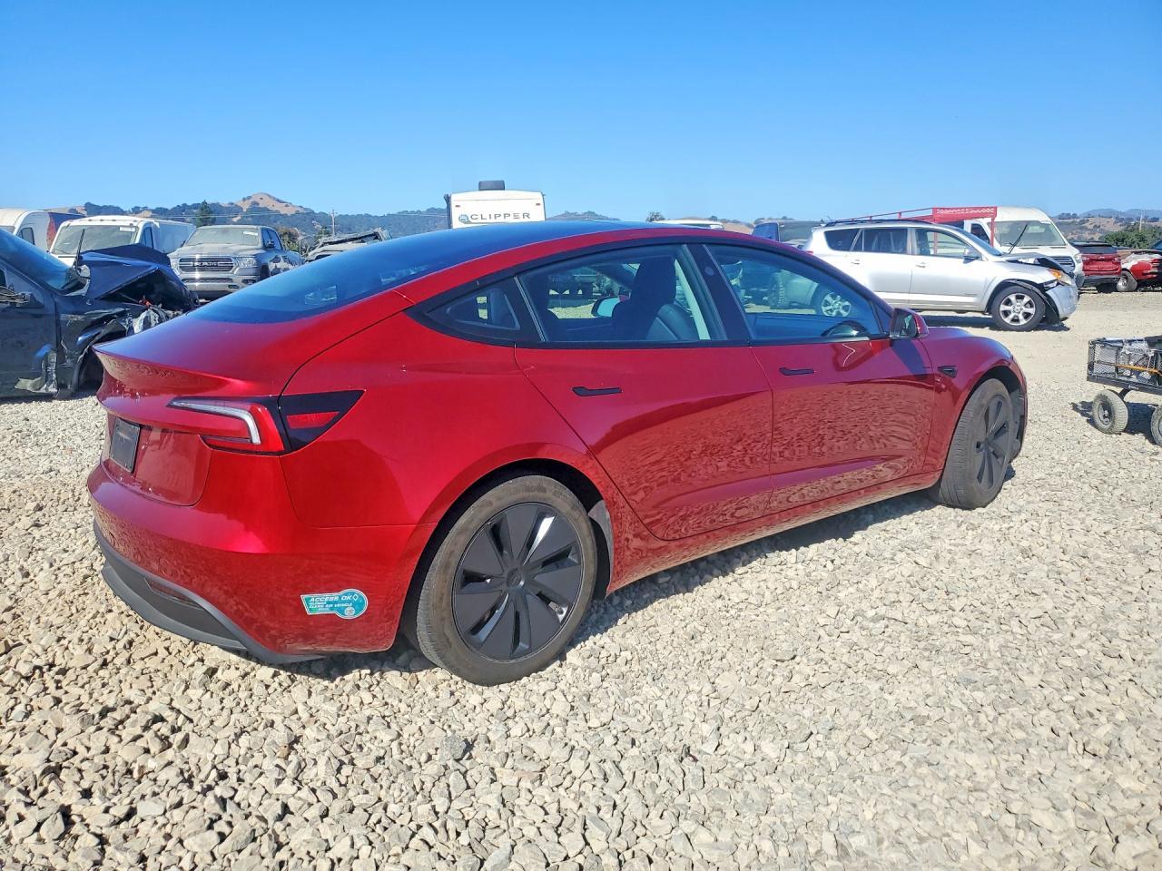2025 Tesla Model 3 - zdjęcie 3