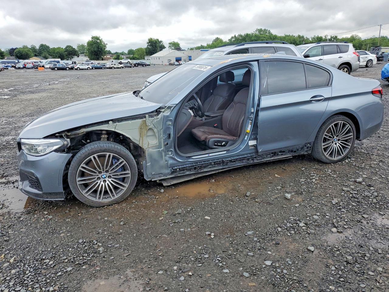 2018 BMW Seria 5 540i - zdjęcie główne