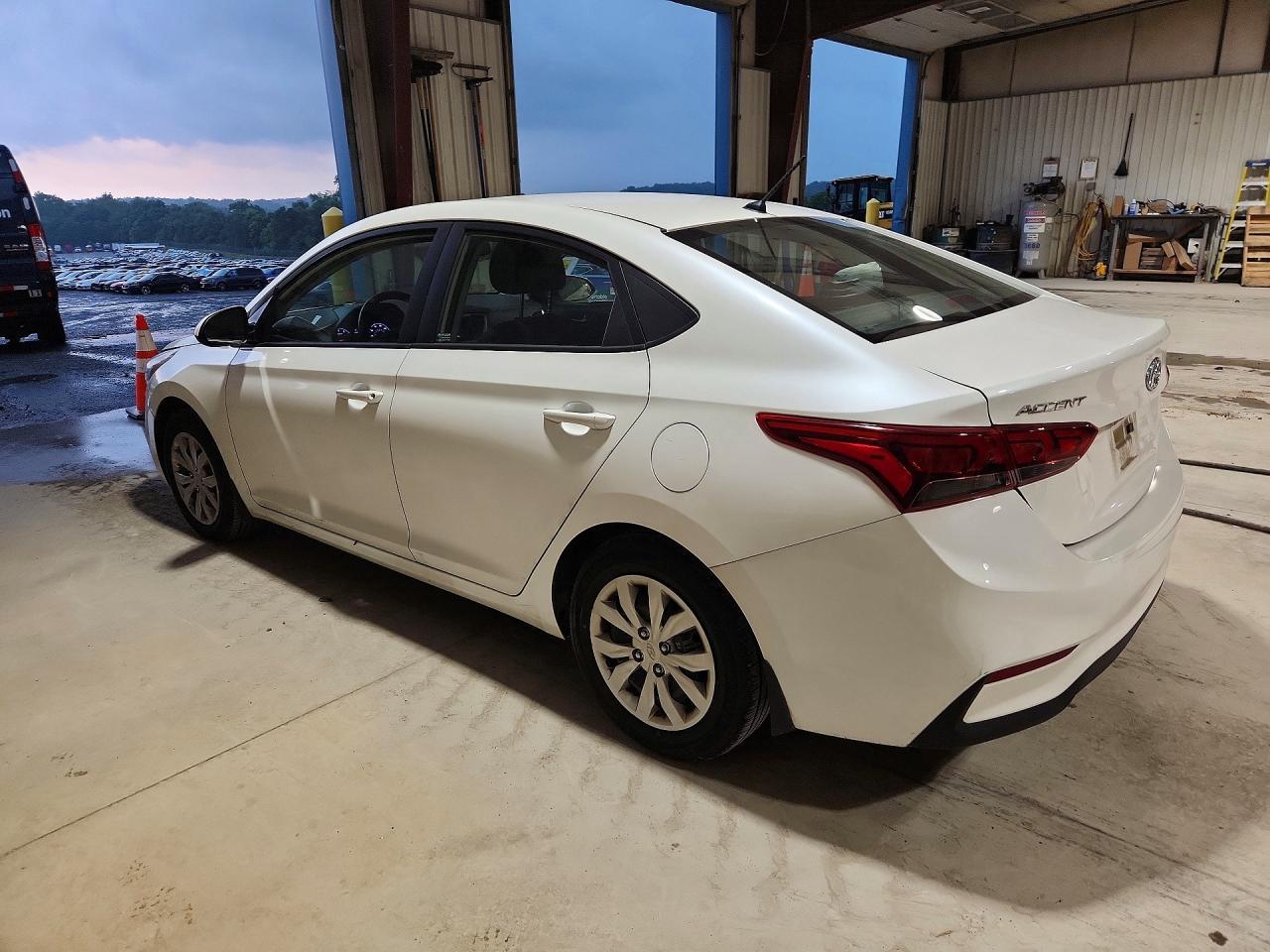 2020 Hyundai Accent Se - zdjęcie 2