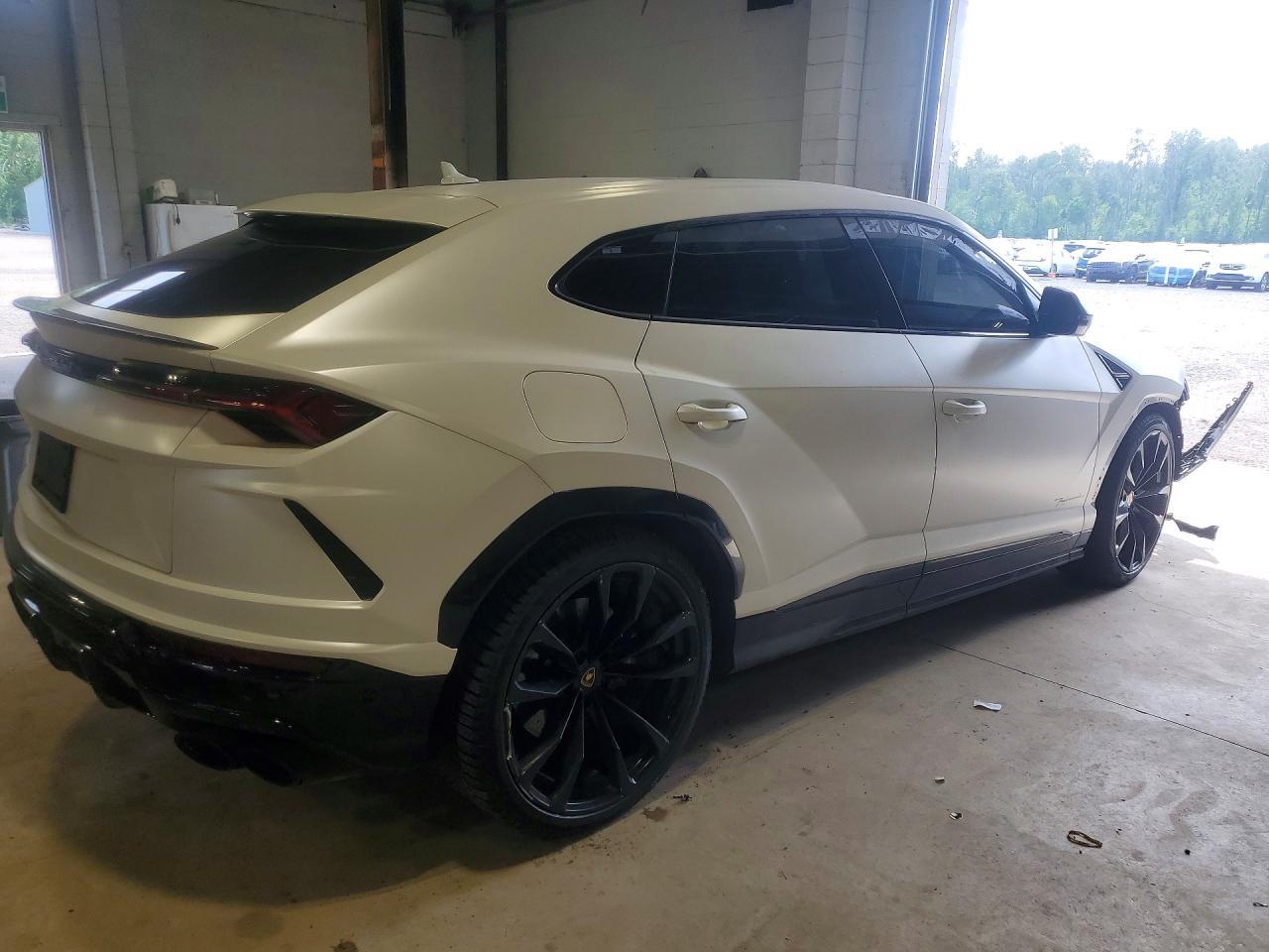 2021 Lamborghini Urus - zdjęcie 3