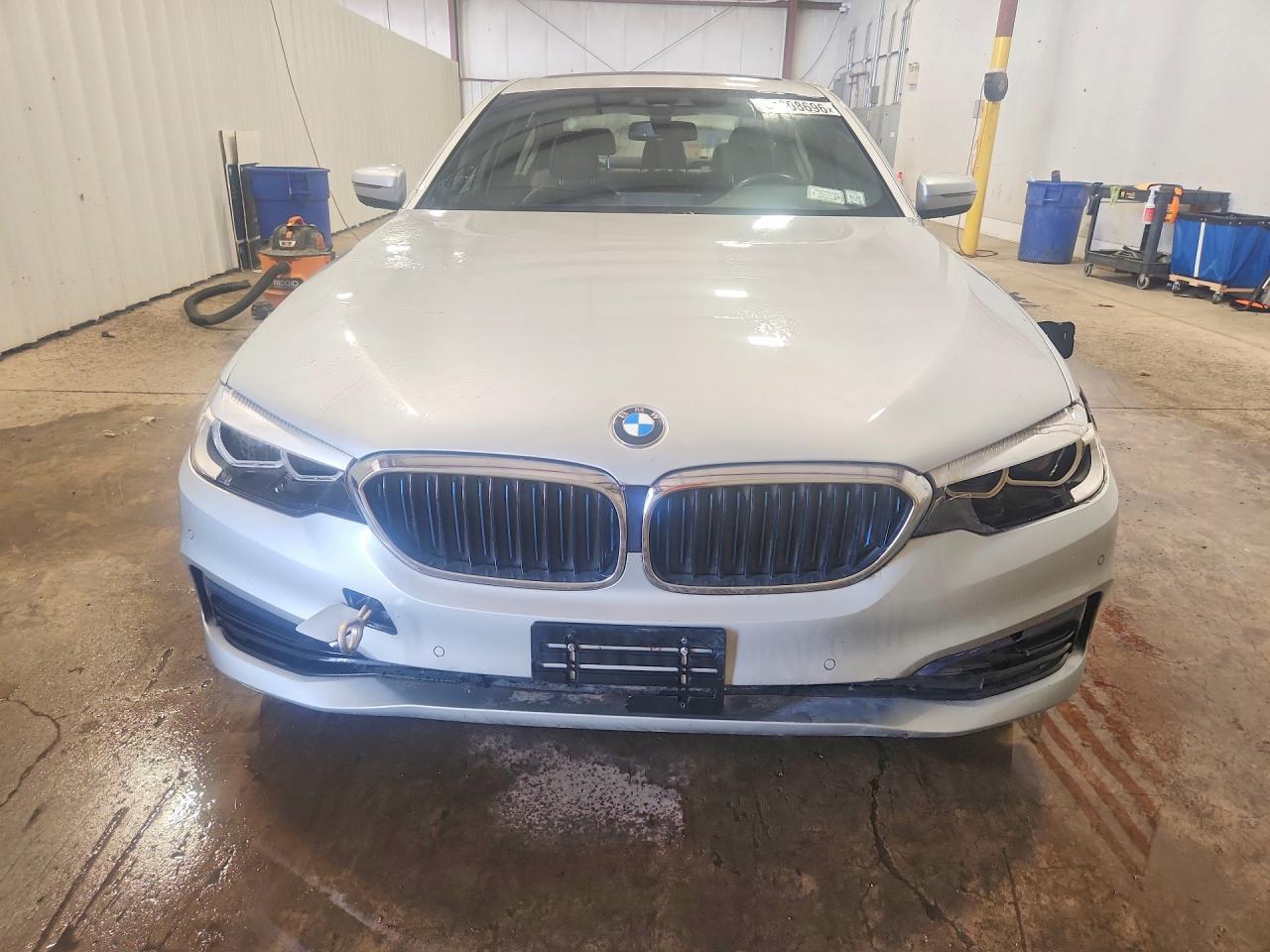 2019 BMW 530Xe - zdjęcie 5