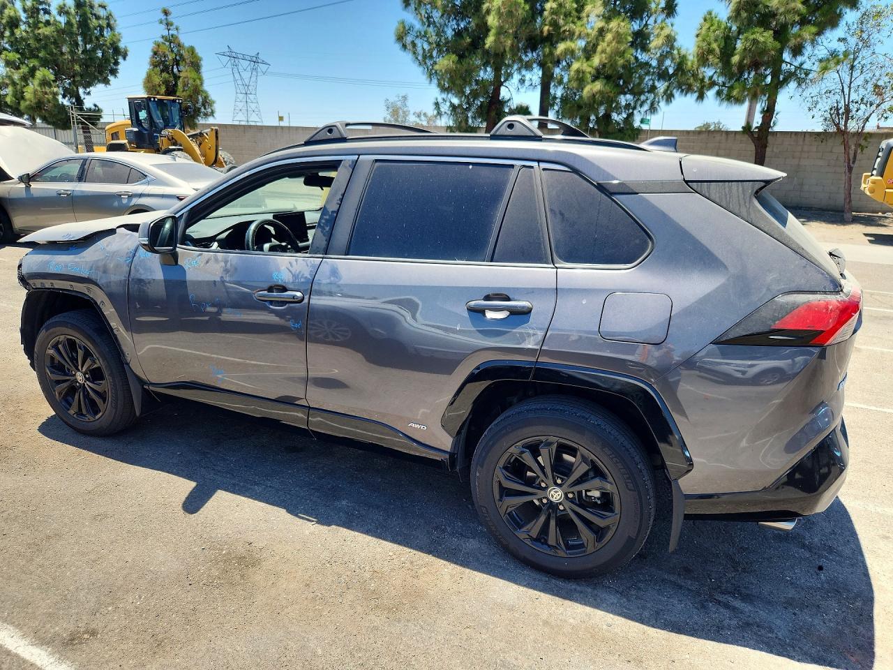 2022 Toyota Rav4 Se - zdjęcie 2